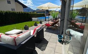 Modernes Alpenapartment mit Sauna Wintergarten und Pool